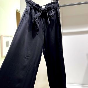 Frame wide leg draw string silk pant.  Size L